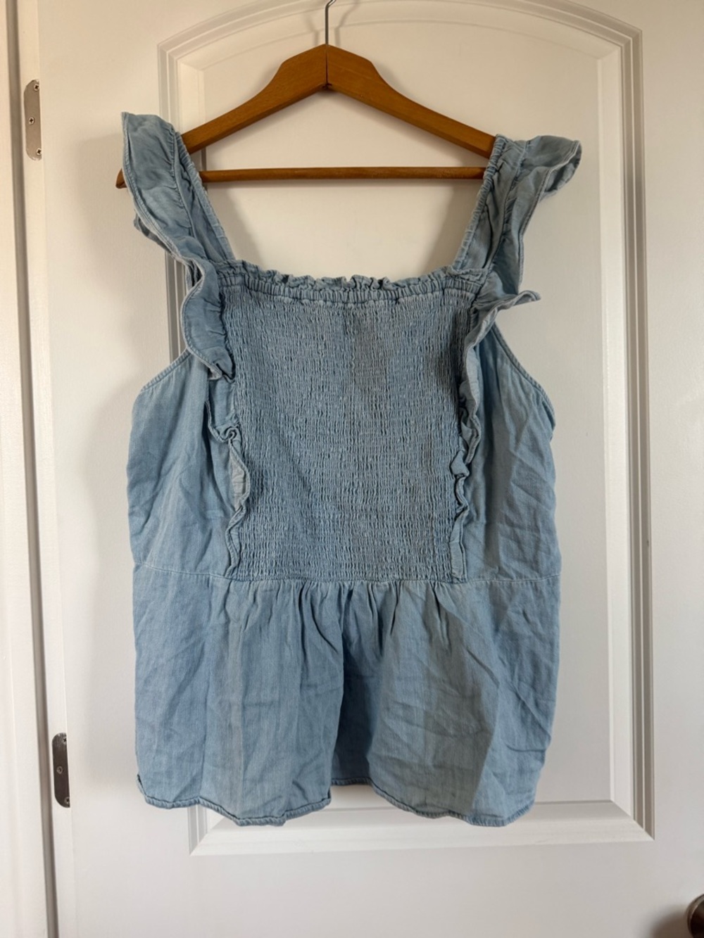 Old Navy Light Blue Denim Smocked Ruffle Strap Women's Tank Top